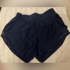 navy lululemon hotty hots 2.5 inch